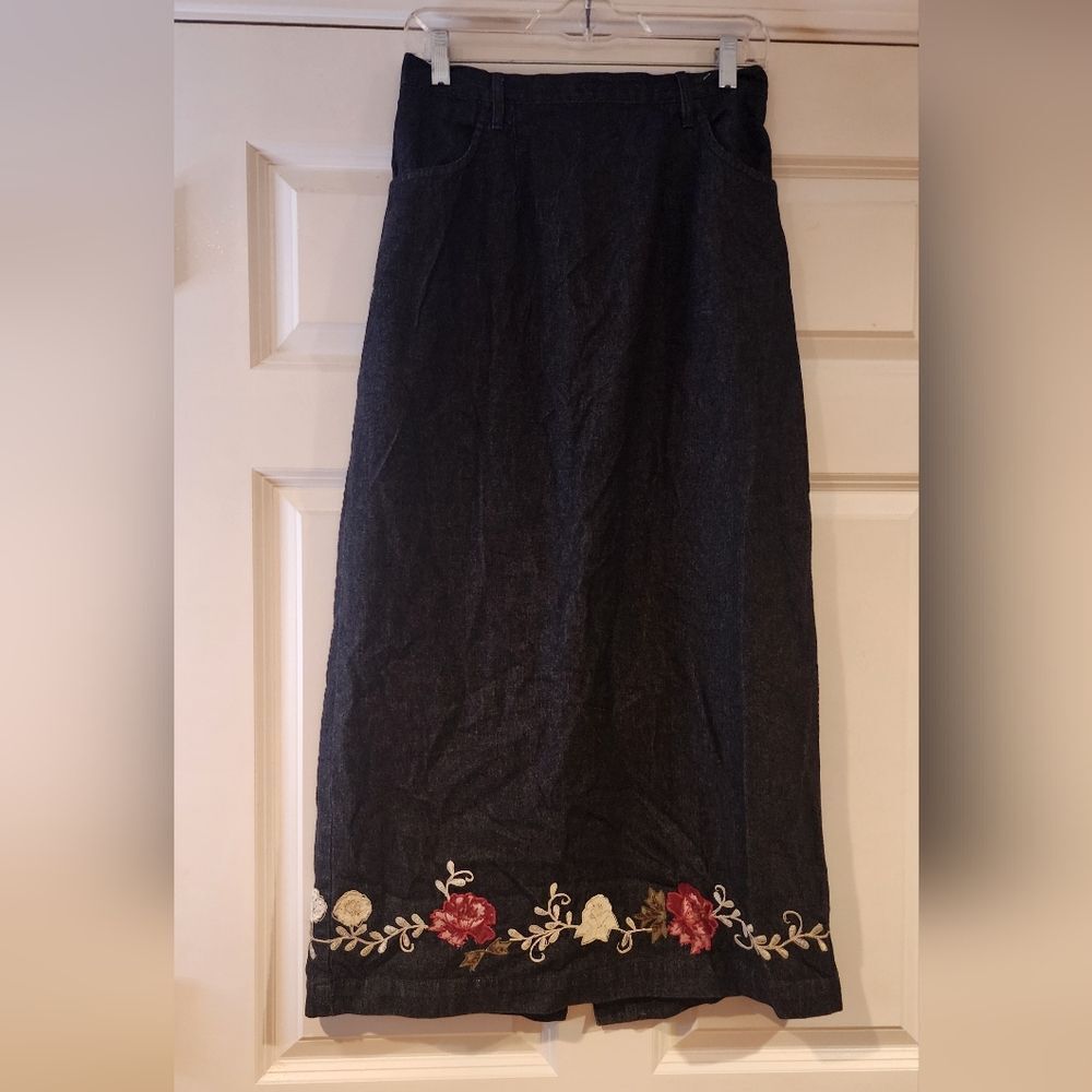 Denim & Co black cotton denim floral embroidered maxi skirt size S